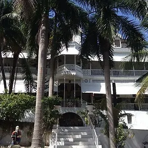 Oloffson Hotel